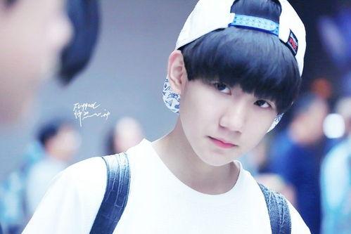 王源吃瓜假瓜事件视频